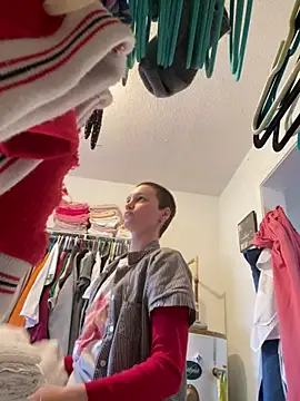 SugarNCinnamon online show from February 9, 2026, 8:13 pm