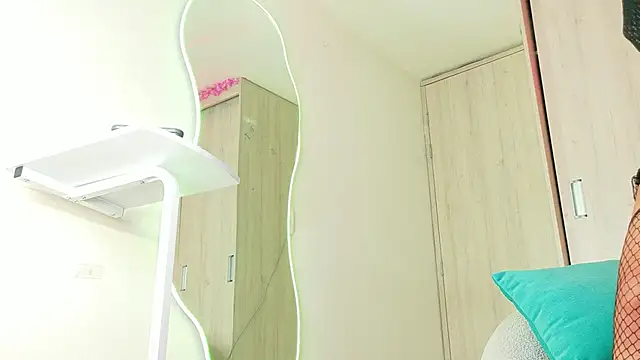 Bunnyvaleeee online show from May 26, 2026, 5:36 am