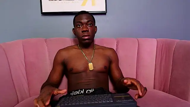 Snapshot of bro_friends chatting on January 14, 2026, 12:49 am bro friends online show from January 14, 2026, 12:49 am