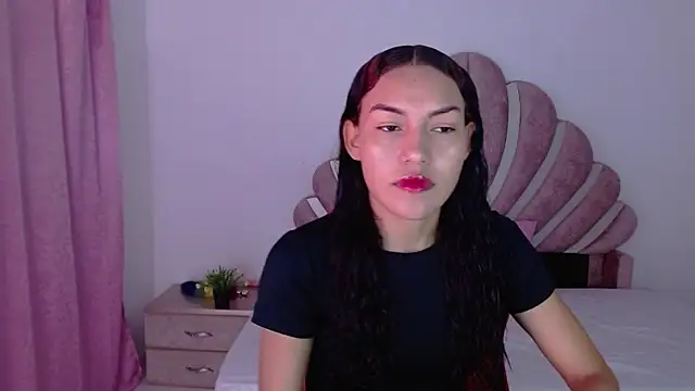 Snapshot of Naya__fox723 chatting on February 3, 2026, 6:02 pm Naya fox723 online show from February 3, 2026, 6:02 pm