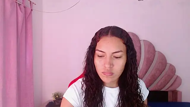 Snapshot of Naya__fox723 chatting on February 9, 2026, 5:39 pm Naya fox723 online show from February 9, 2026, 5:39 pm