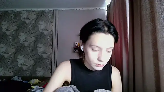 LxayBloom online show from February 16, 2026, 9:16 am