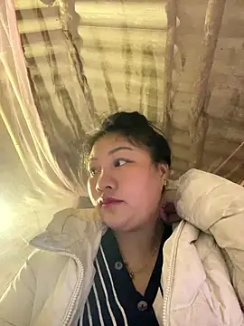 comteze12 online show from January 12, 2026, 9:42 pm