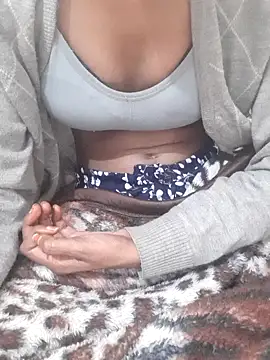 Royal Gril online show from February 28, 2026, 5:03 pm