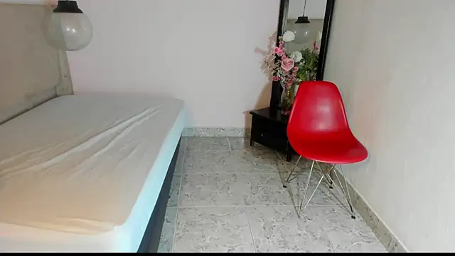 ZoeFox5 online show from February 1, 2026, 11:42 am