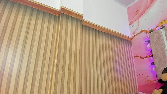 Snapshot of emily_velvet__ chatting on February 9, 2026, 6:01 pm emily velvet online show from February 9, 2026, 6:01 pm