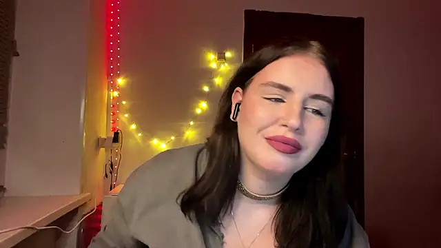 Snapshot of FerniQuam chatting on January 5, 2026, 8:12 pm FerniQuam online show from January 5, 2026, 8:12 pm