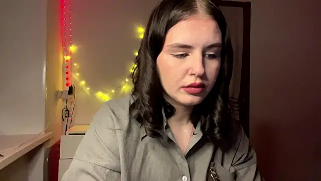 Snapshot of FerniQuam chatting on January 6, 2026, 6:11 pm FerniQuam online show from January 6, 2026, 6:11 pm