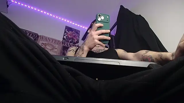 Snapshot of Anhony_Muscle chatting on February 16, 2026, 7:43 pm Anhony Muscle online show from February 16, 2026, 7:43 pm