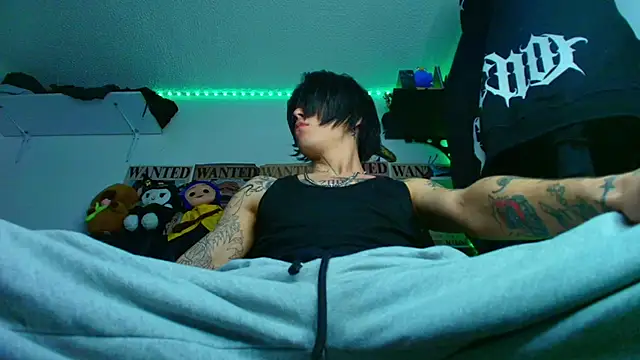 Anhony Muscle online show from June 17, 2026, 2:14 am