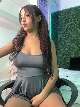 Snapshot of PaulaSweetFire_ chatting on May 12, 2026, 11:02 pm PaulaSweetFire online show from May 12, 2026, 11:02 pm