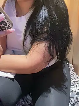 Lina Velvet  online show from April 19, 2026, 3:55 pm