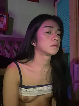 Snapshot of EnviousMaddie chatting on April 16, 2026, 12:28 pm EnviousMaddie online show from April 16, 2026, 12:28 pm