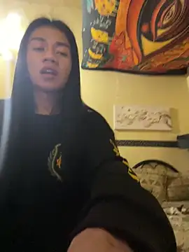 Snapshot of EnviousMaddie chatting on May 7, 2026, 9:42 pm EnviousMaddie online show from May 7, 2026, 9:42 pm