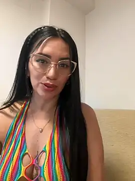 nataliia queen  online show from May 5, 2026, 5:26 am