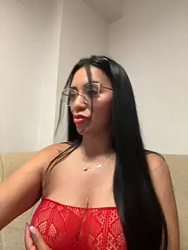nataliia queen  online show from May 27, 2026, 10:40 pm