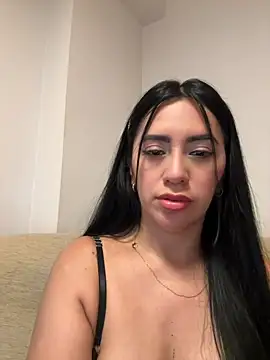 nataliia queen  online show from June 6, 2026, 6:01 pm