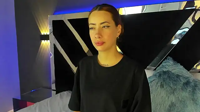 LolaGray   online show from January 18, 2026, 5:39 pm