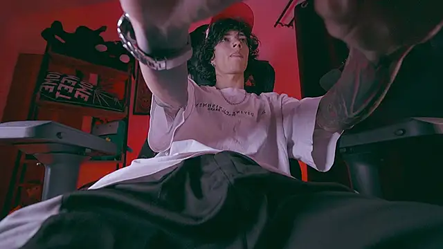 Olliver   y online show from April 6, 2026, 11:05 pm