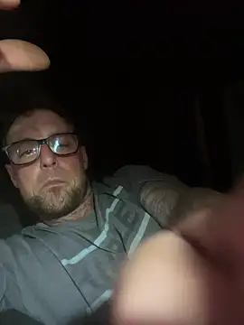WIDBIGWHITECOCK online show from June 14, 2026, 5:09 am
