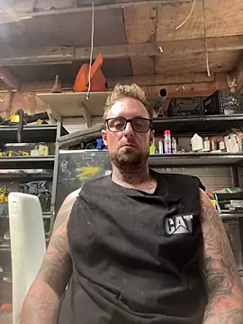 WIDBIGWHITECOCK online show from June 18, 2026, 8:57 pm