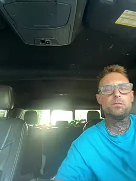 WIDBIGWHITECOCK online show from July 3, 2026, 9:21 pm