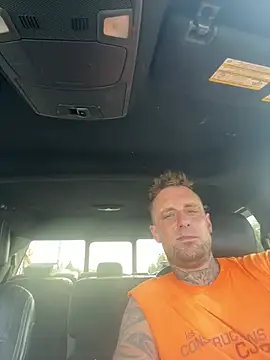 WIDBIGWHITECOCK online show from July 6, 2026, 9:39 pm