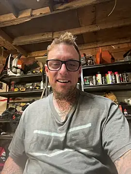 WIDBIGWHITECOCK online show from July 24, 2026, 4:32 am