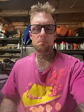 WIDBIGWHITECOCK online show from July 28, 2026, 3:57 am