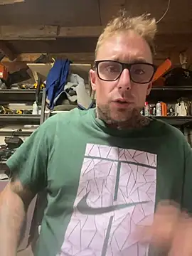 WIDBIGWHITECOCK online show from July 31, 2026, 5:29 am