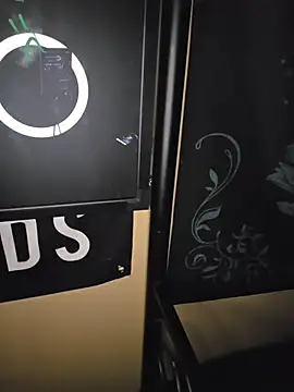 LunaLuxxx666 online show from January 7, 2026, 6:27 am