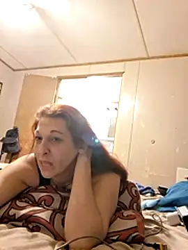 Snapshot of Minutemaid24 chatting on August 2, 2026, 8:35 am Minutemaid24 online show from August 2, 2026, 8:35 am