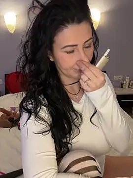 IRISWHITE17 online show from April 18, 2026, 1:31 am