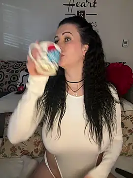 IRISWHITE17 online show from April 23, 2026, 4:57 am