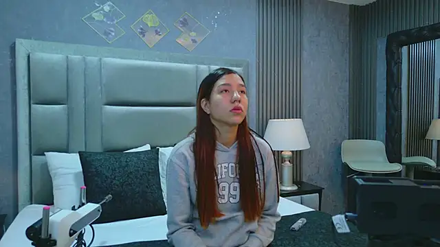 VioletFroost online show from January 10, 2026, 7:37 pm