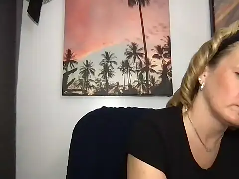 SattivvaXXX online show from April 18, 2026, 5:28 pm