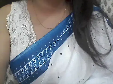 Snapshot of _Daisy chatting on April 9, 2026, 6:46 pm Daisy online show from April 9, 2026, 6:46 pm
