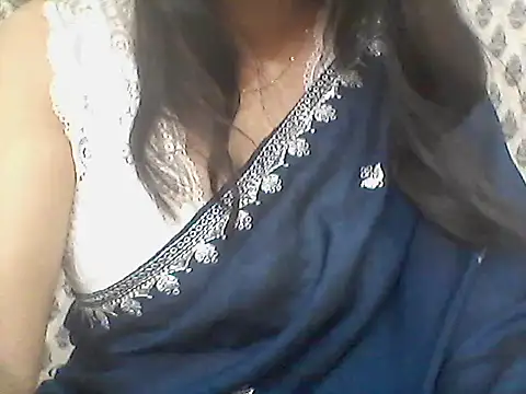 Snapshot of _Daisy chatting on April 17, 2026, 6:55 pm Daisy online show from April 17, 2026, 6:55 pm