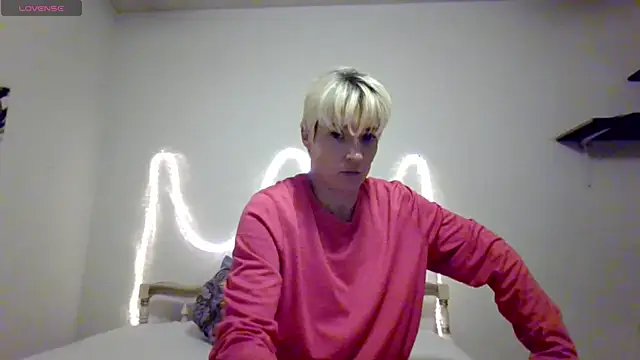 CrystalGeyserSmyth online show from April 20, 2026, 7:44 am