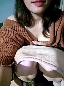 Snapshot of Happy_sweet1 chatting on January 9, 2026, 11:28 pm Happy sweet1 online show from January 9, 2026, 11:28 pm