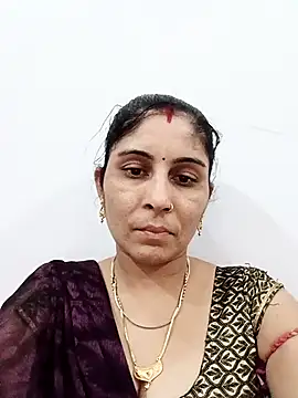 Hot ree85 online show from April 19, 2026, 8:13 am