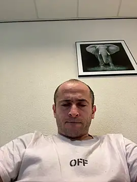 Snapshot of Majestik1 chatting on February 2, 2026, 2:16 pm Majestik1 online show from February 2, 2026, 2:16 pm