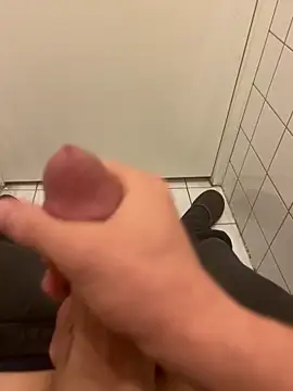 Snapshot of Majestik1 chatting on February 5, 2026, 8:13 pm Majestik1 online show from February 5, 2026, 8:13 pm