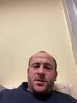 Snapshot of Majestik1 chatting on February 6, 2026, 12:19 pm Majestik1 online show from February 6, 2026, 12:19 pm