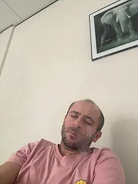 Snapshot of Majestik1 chatting on February 14, 2026, 10:23 am Majestik1 online show from February 14, 2026, 10:23 am