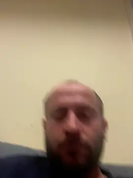 Snapshot of Majestik1 chatting on March 15, 2026, 2:01 pm Majestik1 online show from March 15, 2026, 2:01 pm