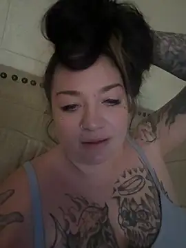 tattedma013 online show from January 19, 2026, 5:55 am