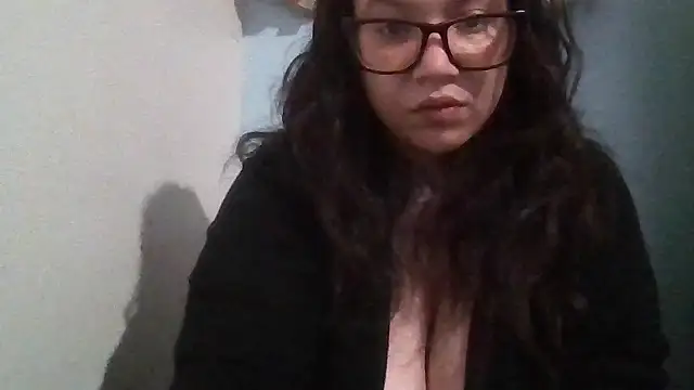 Snapshot of bellakay19 chatting on June 19, 2026, 4:17 am bellakay19 online show from June 19, 2026, 4:17 am
