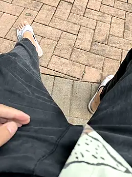 lvjinshun147 online show from February 9, 2026, 4:49 am