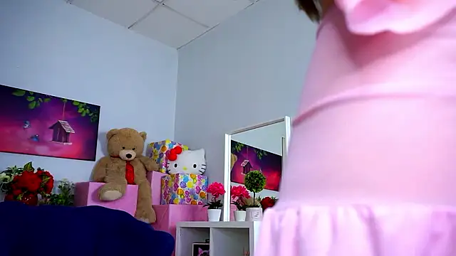 Ava Solis online show from February 1, 2026, 8:07 pm